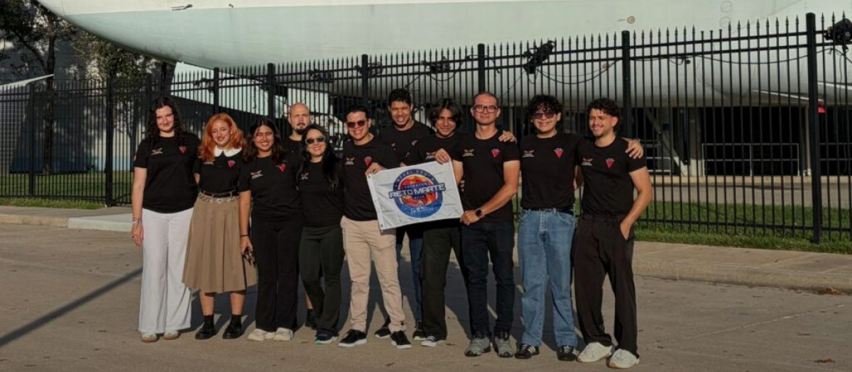 Participantes en la visita a la sede de la NASA en Houston