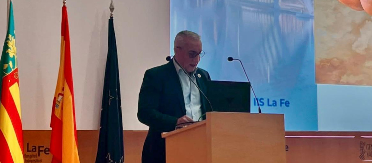 El presidente del CECOVA durante la II Jornada de Enfermería de Medicina Preventiva