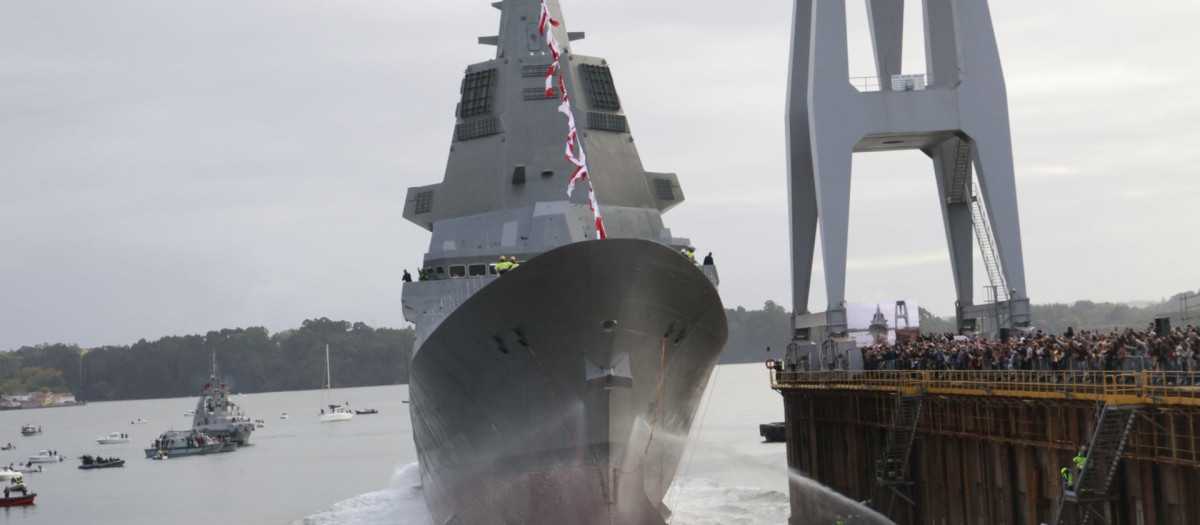 Navantia ha botado en el astillero de Ferrol la fragata F-112 Roger de Lauria, la segunda de la serie F-110 para la Armada