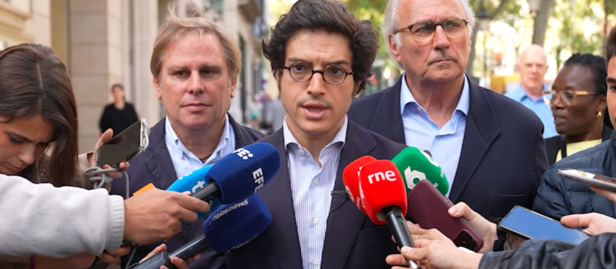 José María Figaredo junto a Juan José Aizcorbe y Joan Garriga, en Barcelona