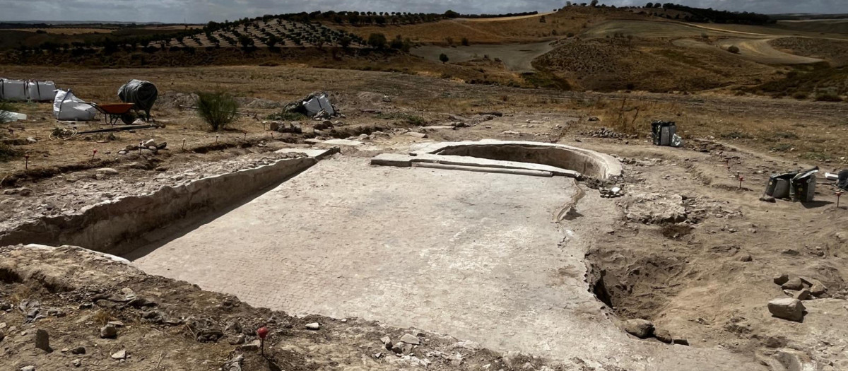 La décima campaña de excavación de la antigua ciudad romana de Caraca ha permitido el descubrimiento de un templo y conocer su planeamiento urbanístico