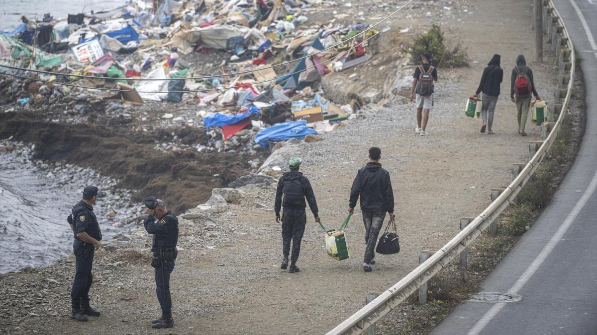 La exclusión de Ceuta del territorio aduanero de la UE agrava el deterioro de la economía local tras la invasión