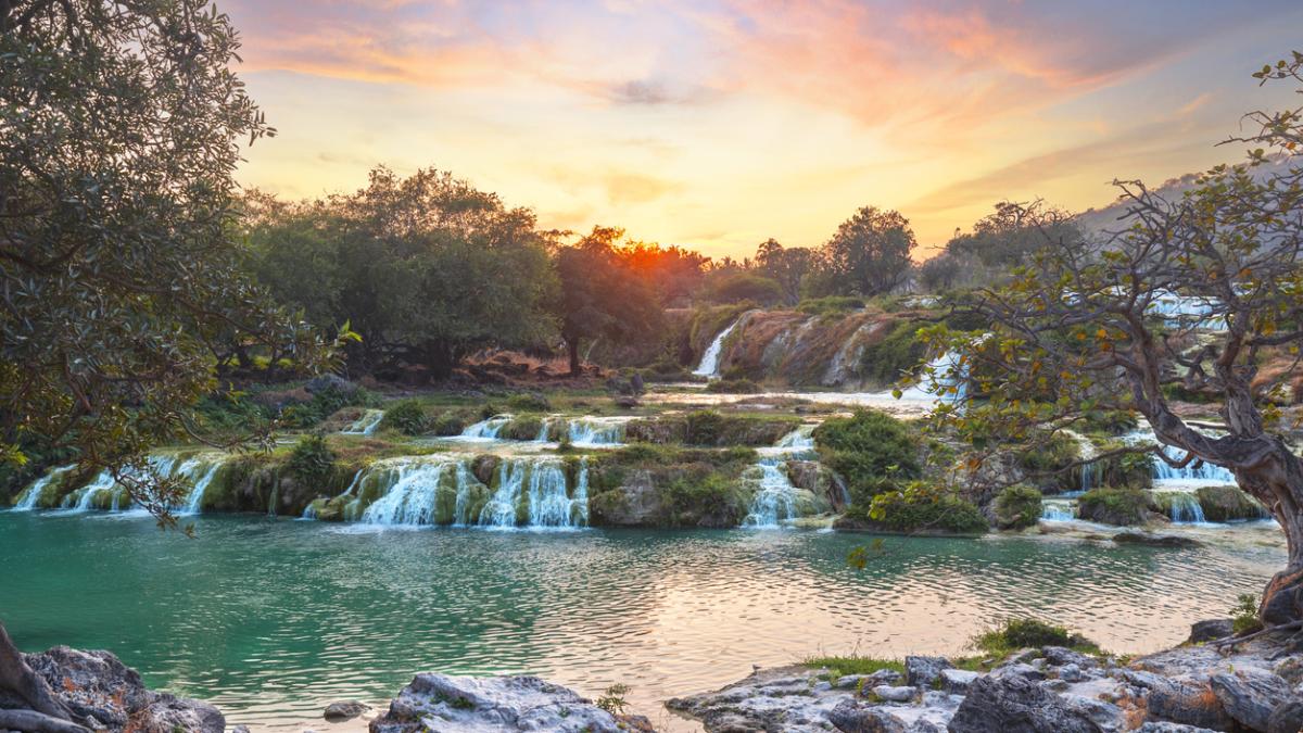 El oasis verde de la Península Arábiga que solo se descubre en verano: así es Omán cuando llega el Khareef