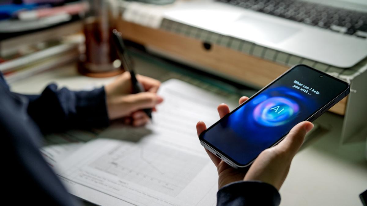 Un estudio de neurociencia lo confirma: la IA reduce nuestra memoria y nuestras capacidades cognitivas