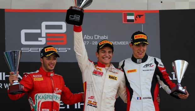 Álex Palou celebra la victoria en el circuito de Abu Dhabi de GP3 con Campos Racing