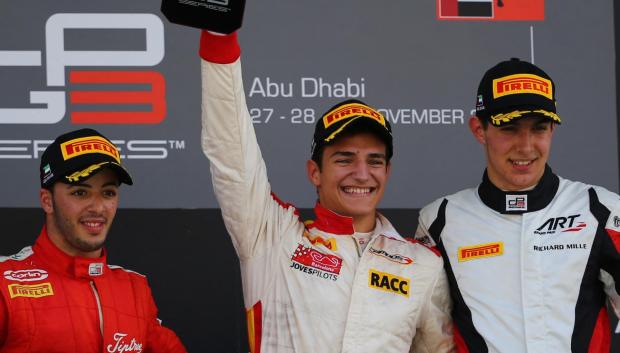 Álex Palou celebra la victoria en el circuito de Abu Dhabi de GP3 con Campos Racing