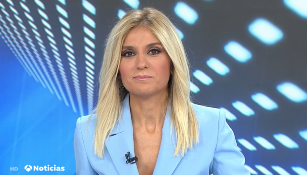 Sandra Golpe es la presentadora de Antena 3 Noticias 1