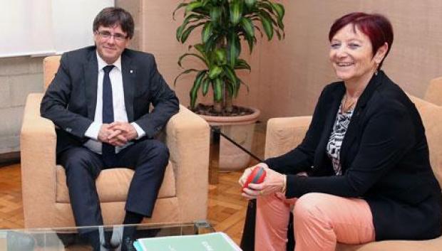 La rectora de la UAB, Margarita Arboix, se reunió en 2017 con el presidente de la Generalitat, Carles Puigdemont