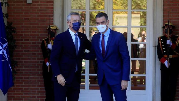Pedro Sánchez recibe en La Moncloa a Jens Stoltenberg.