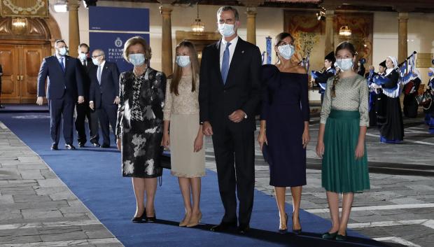 Su Majestades Felipe y Letizia, la Reina Sofía, La Princesa Leonor y la Infanta Sofía en los Premios Princesa de Asturias 2020.