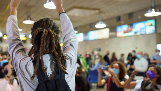 Alberto Rodríguez a su llegada al aeropuerto de Tenerife Norte