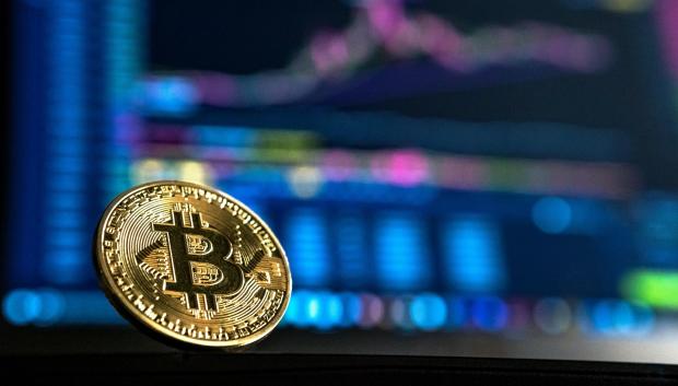 De la estafa al memecoins