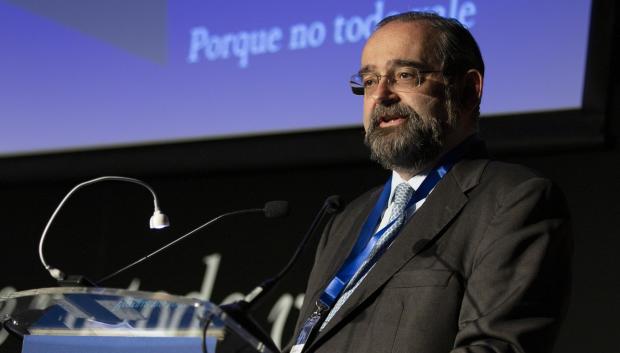 Alfonso Bullón de Mendoza, durante su intervención en la presentación de NEOS.