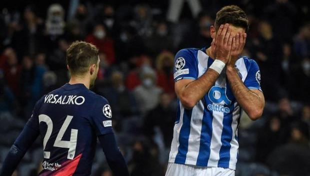 Grujic se lamenta de una ocasión desperdiciada contra el Atlético