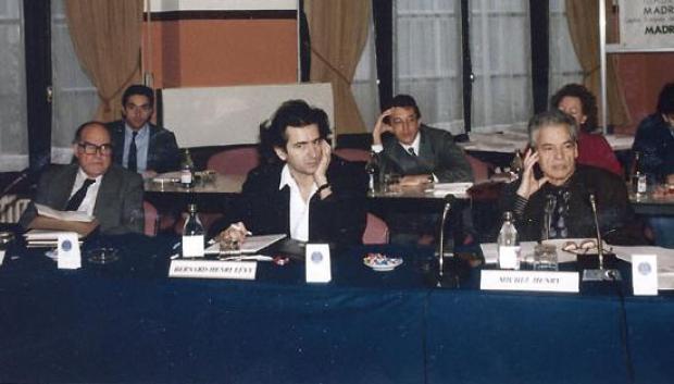 Con Bernard-Henri Lévy y Michel Henri en una mesa redonda, Madrid, 1992.