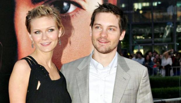 LOS ACTORES KIRSTEN DUNST Y TOBEY MAGUIRE EN LA PREMIER DE LA PELICULA " SPIDERMAN 2 " 
KRUG,FRANZISKA / Action Press / ©KORPA
06/07/2004
BERLIN *** Local Caption *** ACTION PRESS / KRUG, FRANZISKA / #19941.163#
EUROPE PREMIERE OF "SPIDERMAN 2" IN THE CINESTAR THEATRE AT THE POSDAMER PLATZ IN BERLIN.
PICTURED: TOBEY MAGUIRE AND KIRSTEN DUNST
JULY 06, 2004