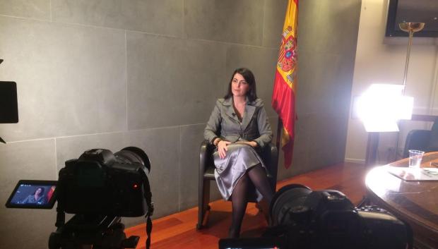 Las cámaras de El Debate, durante la grabación de la entrevista a Macarena Olona.