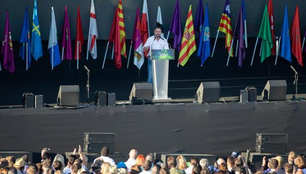 Santiago Abascal, ante los simpatizantes de Vox en el acto Viva21.