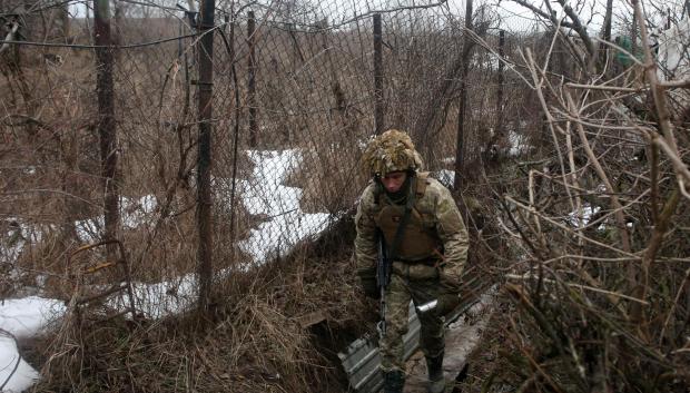 Vigilancia militar en la «línea de contacto» en Donbás