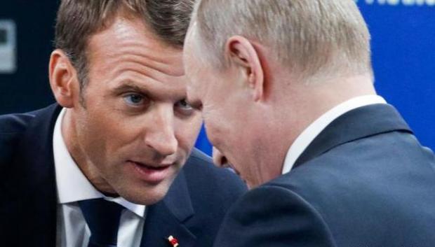 El presidente de Francia, Emmanuel Macron, de cara a Vladimir Putin, presidente de Rusia, foto de archivo