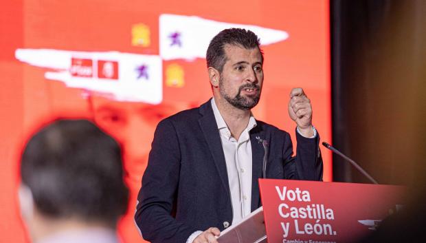 El candidato socialista, Luis Tudanca, en un acto en Miranda de Ebro