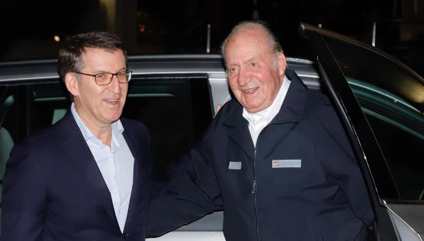 Juan Carlos I y Alberto Núñez Feijóo en Sanjenjo en 2019.