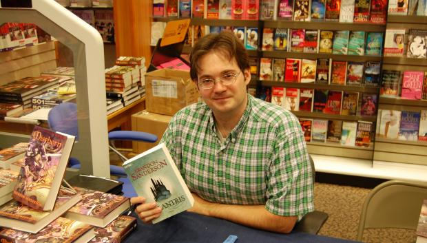 El escritor estadounidense en una firma de libros en 2007