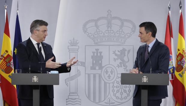 Sánchez con el primer ministro de Croacia en La Moncloa