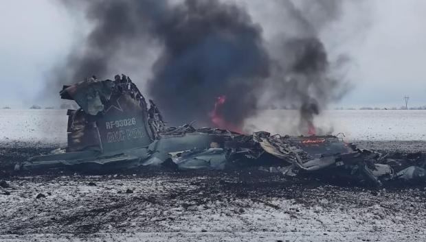 Avión de combate ruso destruido en Ucrania