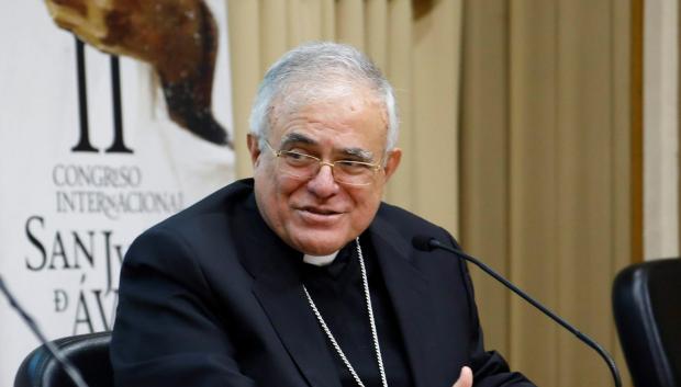 El obispo de Córdoba, Demetrio Fernández, carga contra las políticas que atenta contra la vida