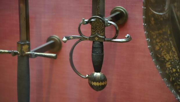 Una espada muy rica en oro, de Carlos V