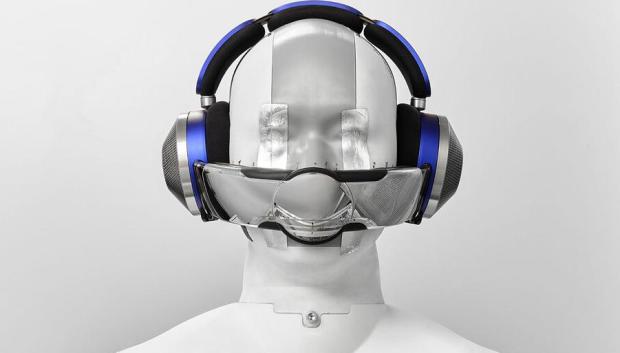 Originalmente, los Dyson Zone, tenían la forma de una máscara de esnórquel combinada con una mochila para transportar el motor y la maquinaria
