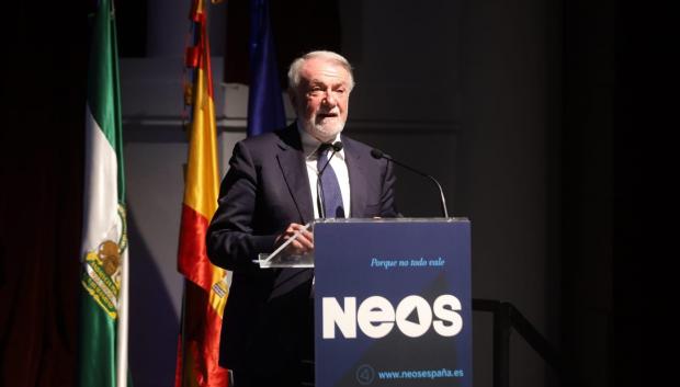Jaime Mayor Oreja, en el acto de presentación de NEOS en Sevilla