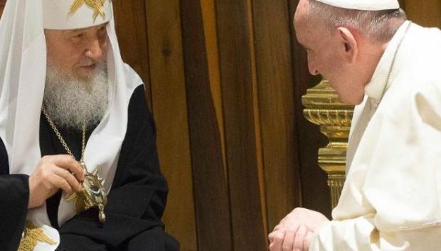 El papa Francisco junto al Patriarca de la Iglesia ortodoxa rusa, Kiril