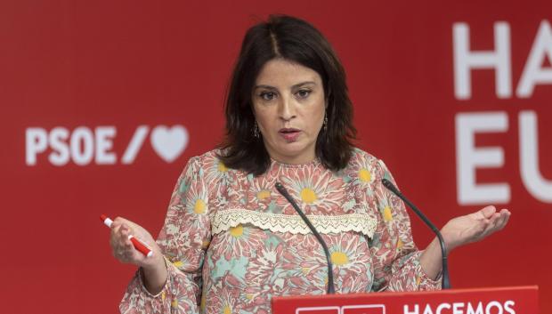 La portavoz del PSOE, Adriana Lastra, en una comparecencia en la sede socialista