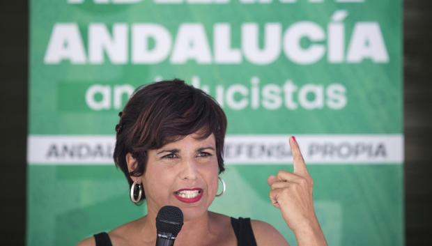 a candidata de Adelante Andalucía a la Junta de Andalucía, Teresa Rodríguez, participa en un acto en Málaga