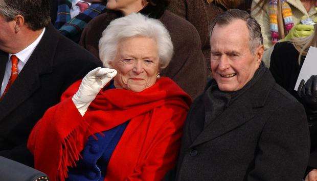 EL EX PRESIDENTE DE LOS EEUU GEORGE BUSH Y SU MUJER BARBARA DURANTE LOS ACTOS DE TOMA DE POSESION DE SU HIJO GEORGE W BUSH COMO PRESIDENTE
Douliery-Khayat / ABACA / ©KORPA
20/01/2005
WASHINGTON *** Local Caption *** Former President George H.W. Bush and his wife, Barbara Bush, during Inauguration ceremonies on the west front of the U.S. Capitol January 20, 2005, in Washington, D.C. 
(Pictured : Barbara Bush, George Bush)
Photo by Douliery-Khayat/ABACA
