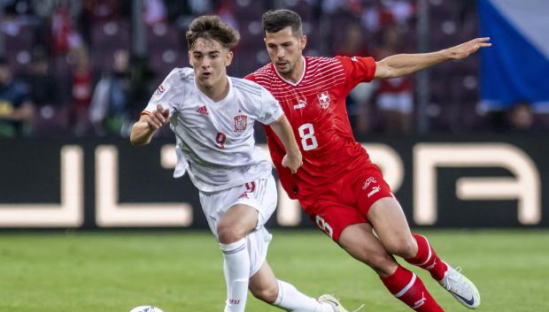 Gavi fue el gran protagonista de la primera parte del Suiza-España