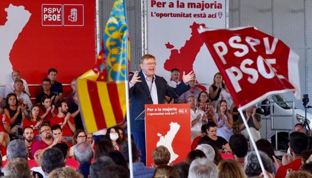 El presidente valenciano, Ximo Puig, en el acto del Día de la Rosa celebrado este domingo