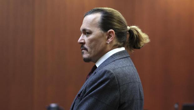 Johnny Depp necesita un solo éxito para que le vuelvan a abrir todas las puertas del cine