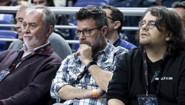 Héctor de Miguel, 'Quequé', en el centro.