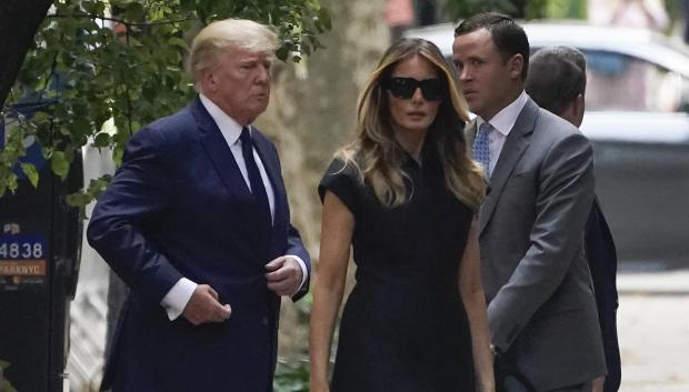 Donald Trump y su mujer Melania Trump, en el funeral de Ivana Trump