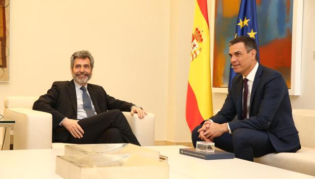 Carlos Lesmes, presidente del CGPJ y del Tribunal Supremo, con el presidente del Gobierno Pedro Sánchez, durante su último encuentro en La Moncloa
