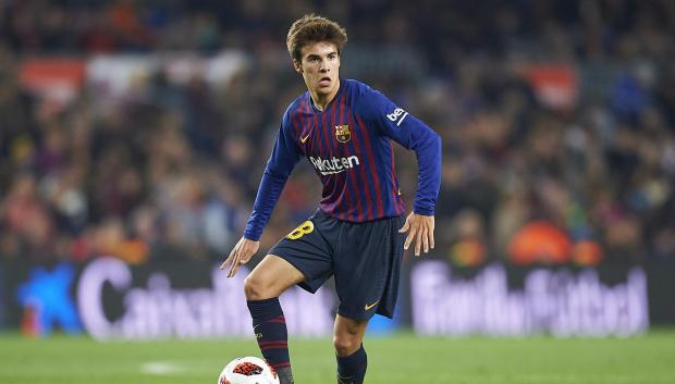 Riqui Puig en un partido con el FC Barcelona