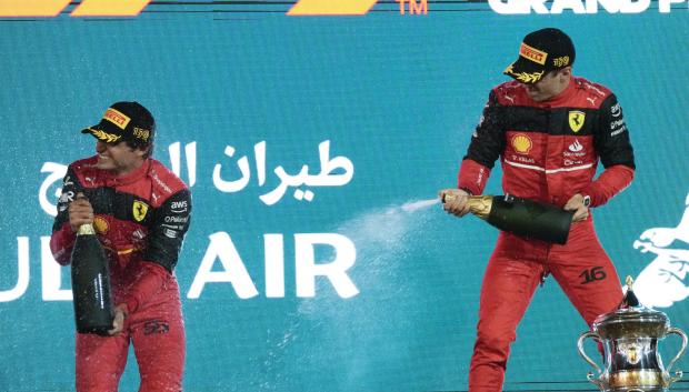 La felicidad de Leclerc con Sainz cuando el monegasco ganó en Bahrein