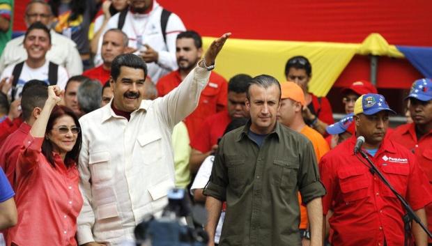 Nicolás Maduro junto con su esposa Cilia Flores y ministro de petróleo Tarek El Aissami