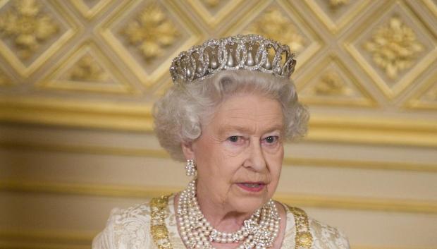 Queen Elizabeth ll gives a speech during a State Banquet in honour of the Emir of Qatar at Windsor Castle on October 26, 2010.