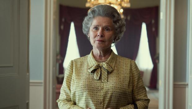 Imelda Staunton interpreta a la Reina Isabel II a partir de la quinta temporada de The Crown, que se estrenará en noviembre