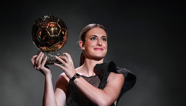 Alexia Putellas recibió el Balón de Oro, el segundo, en plena polémica en la selección española femenina
