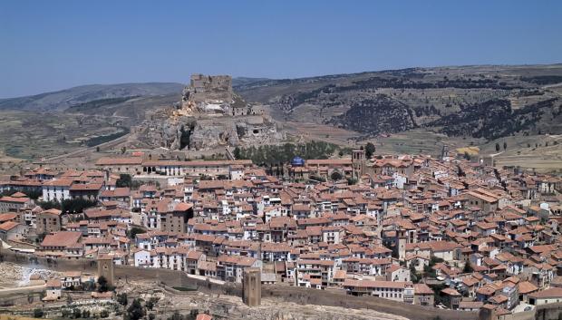 Vista del pueblo y castillo de Morella, Castellón